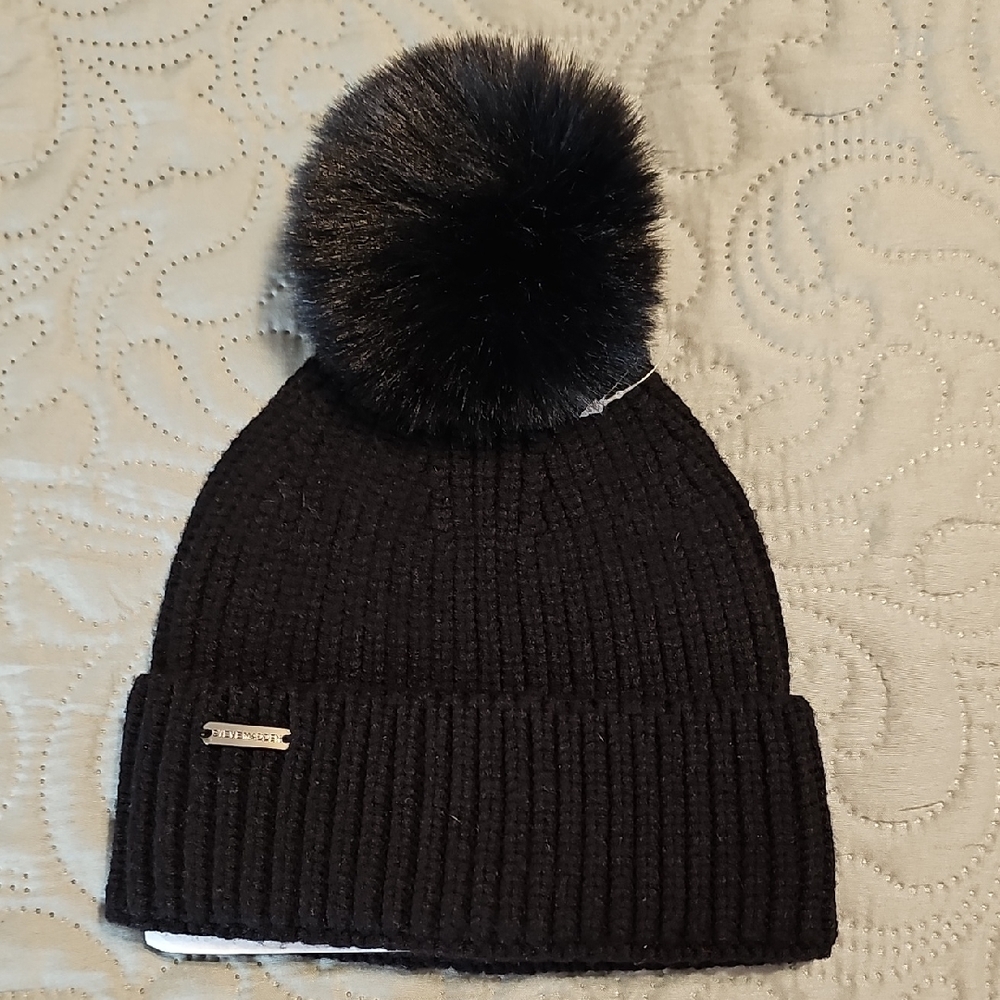 STEVE MADDEN Knit Cuff Womens Beanie with POM in all Black